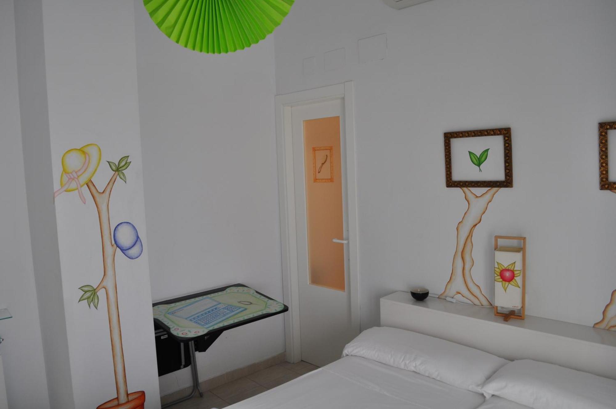Apartamentos La Casa Pintada Caces Chambre photo